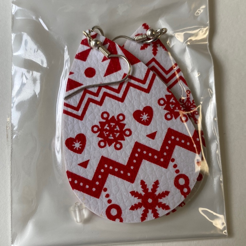 𝅺Faux Leather Christmas Holiday Earrings